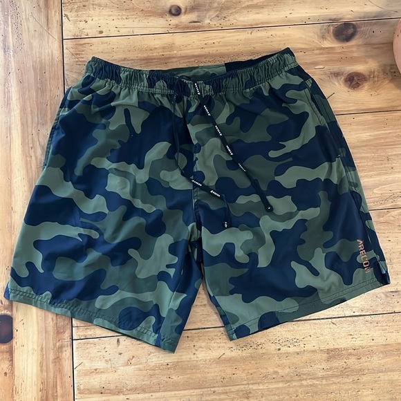 Athletic Arecon Other - Athletic Arecon workout shorts size XL camo